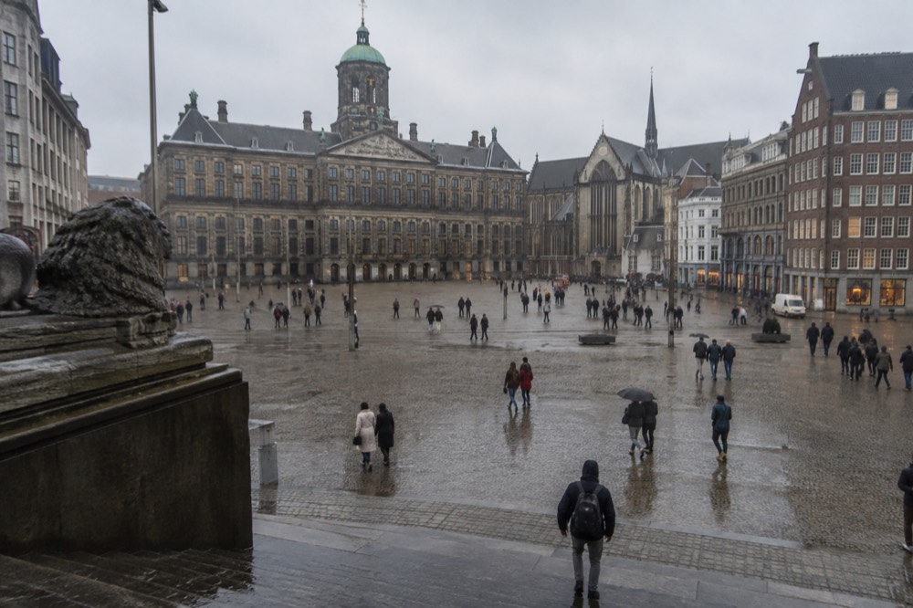 Late afternoon light on the buildings around Dam Square
