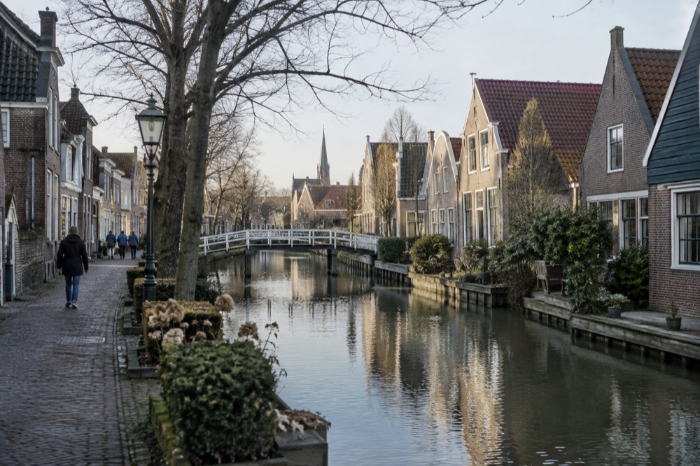 A narrow side street leading away from Edam