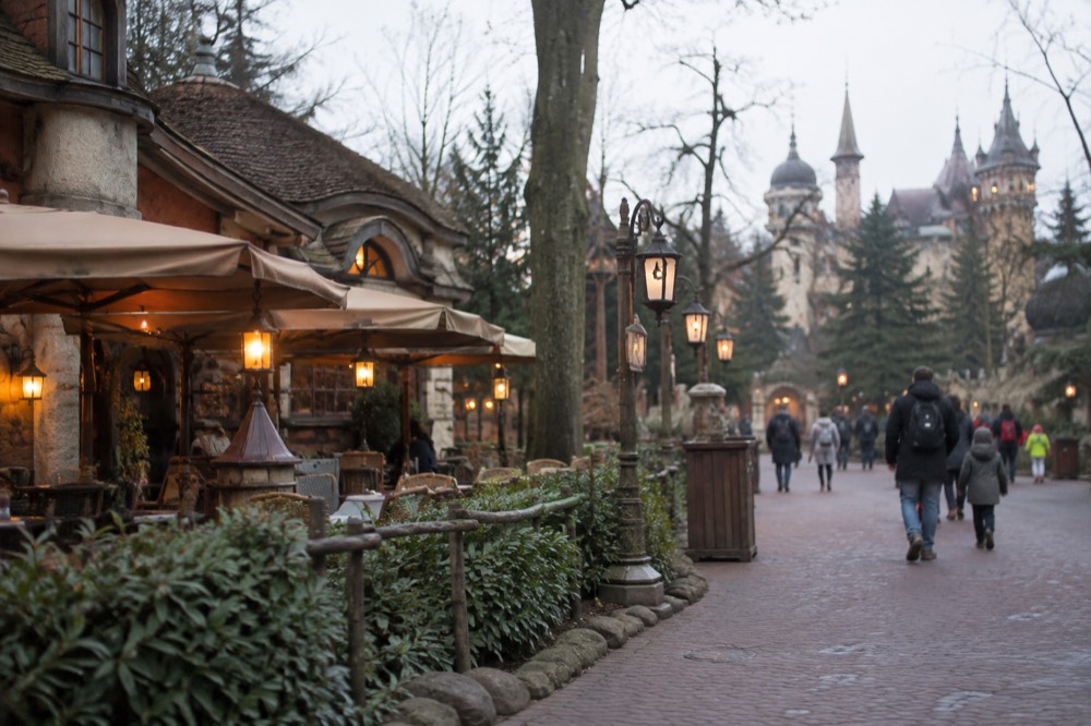 The approach to Efteling, with bicycles leaning against the railings