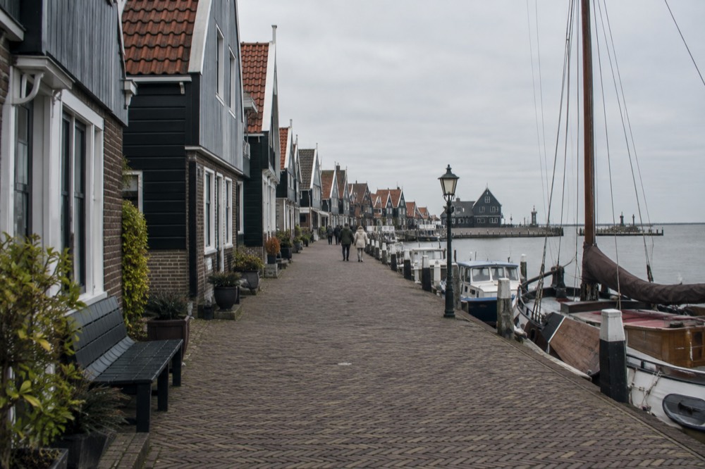 A narrow side street leading away from Volendam