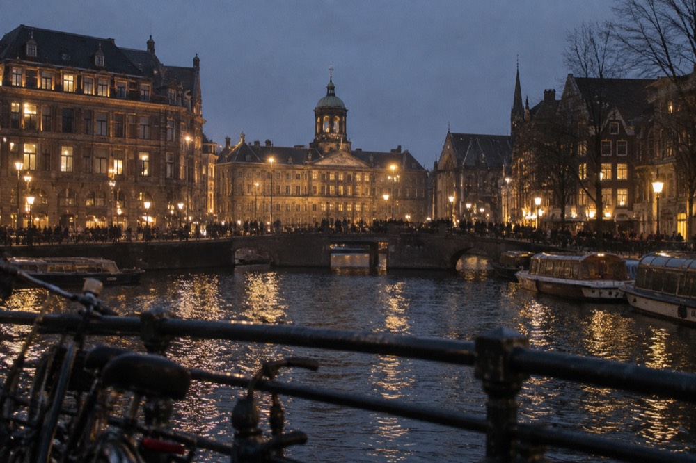 A wide view across the water towards Dam Square