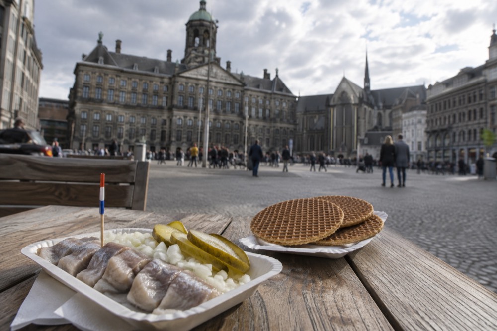 Dutch food etiquette and tips